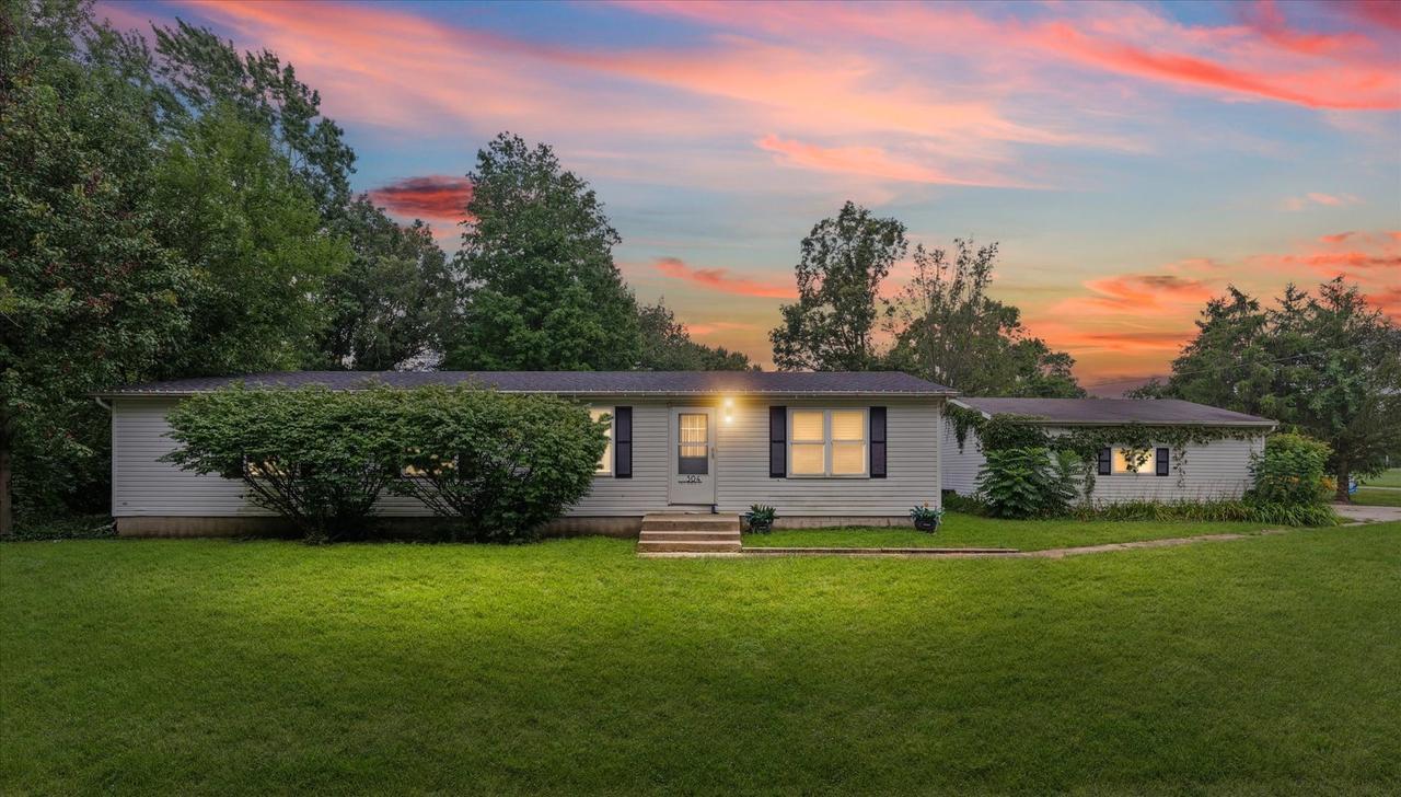 304 E North St., Bellflower, IL 62174