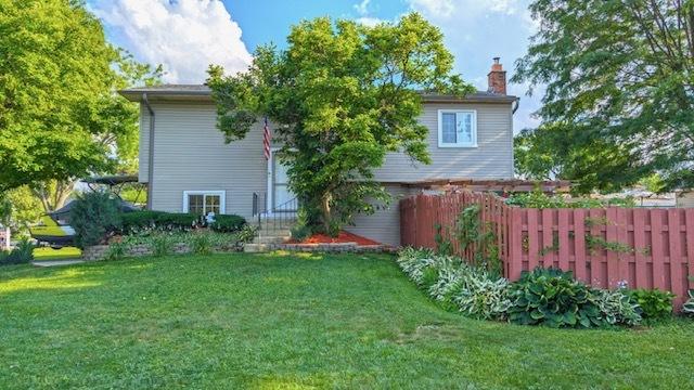580 Mesa Verde Ct., Carol Stream, IL 60188