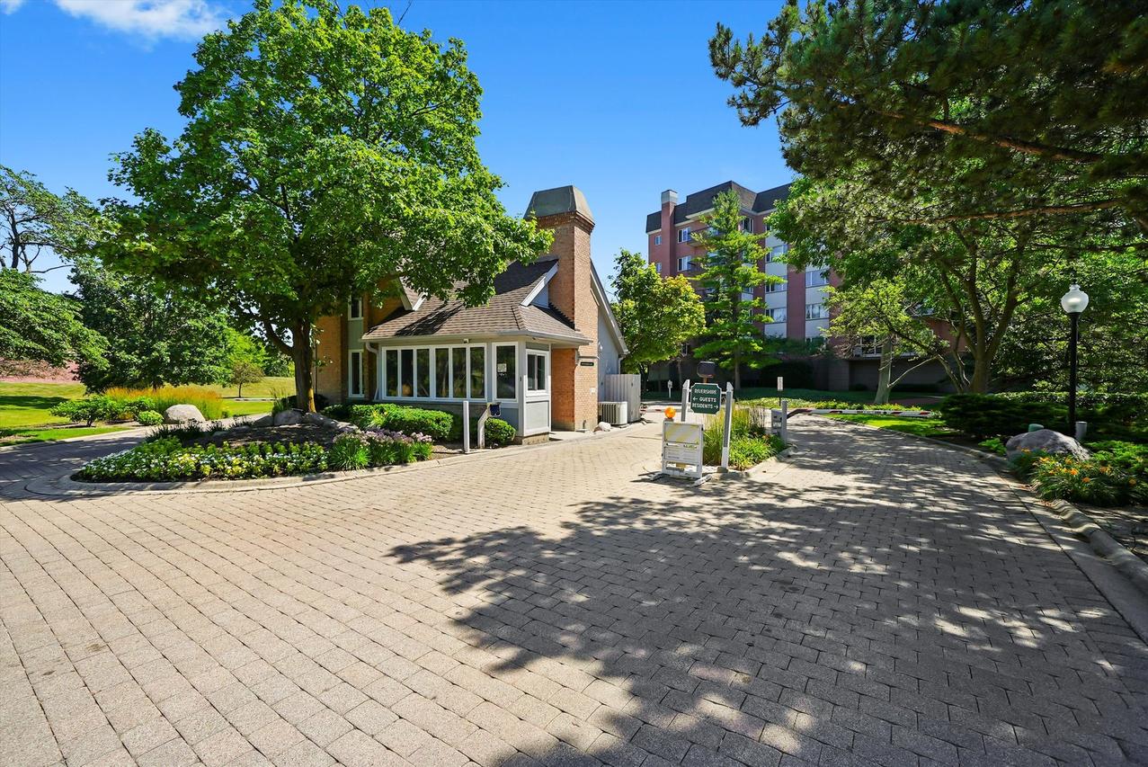 117 Rivershire Ln., Lincolnshire, IL 60069