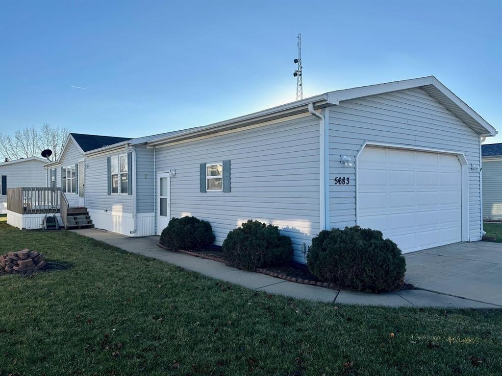 5683 Rockport Rd., Loves Park, IL 61111