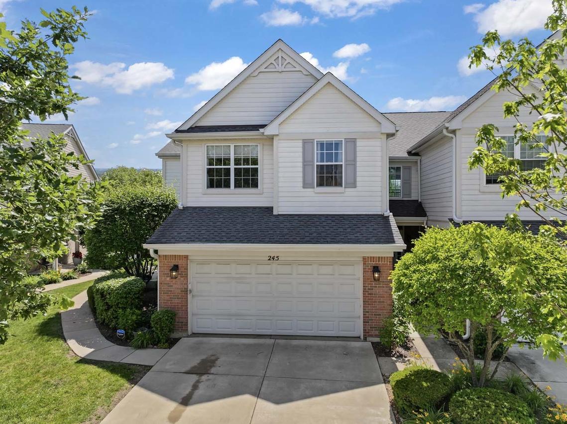 245 Westminster Dr., Bloomingdale, IL 60108