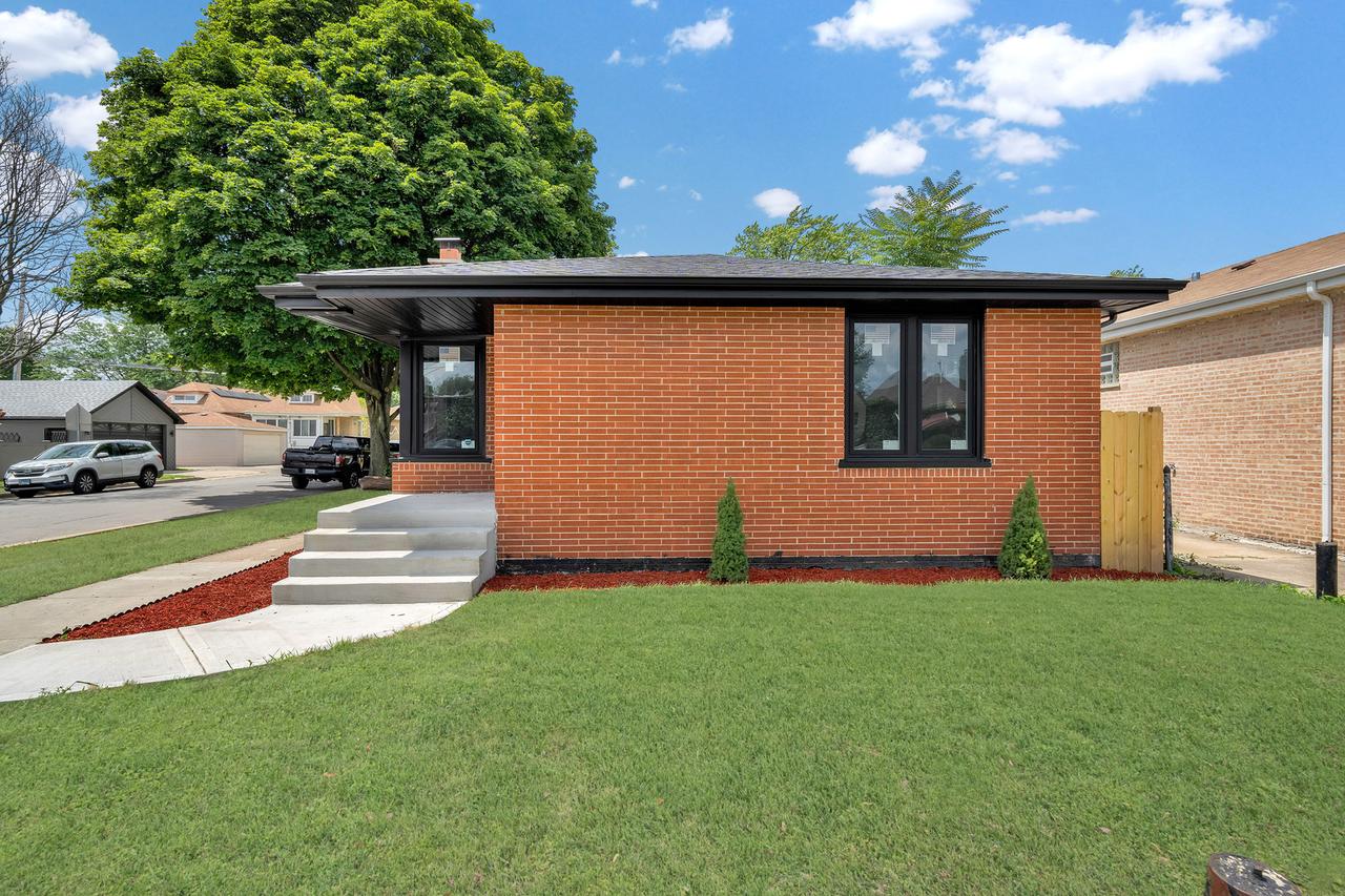 7558 S Damen Ave., Chicago, IL 60620