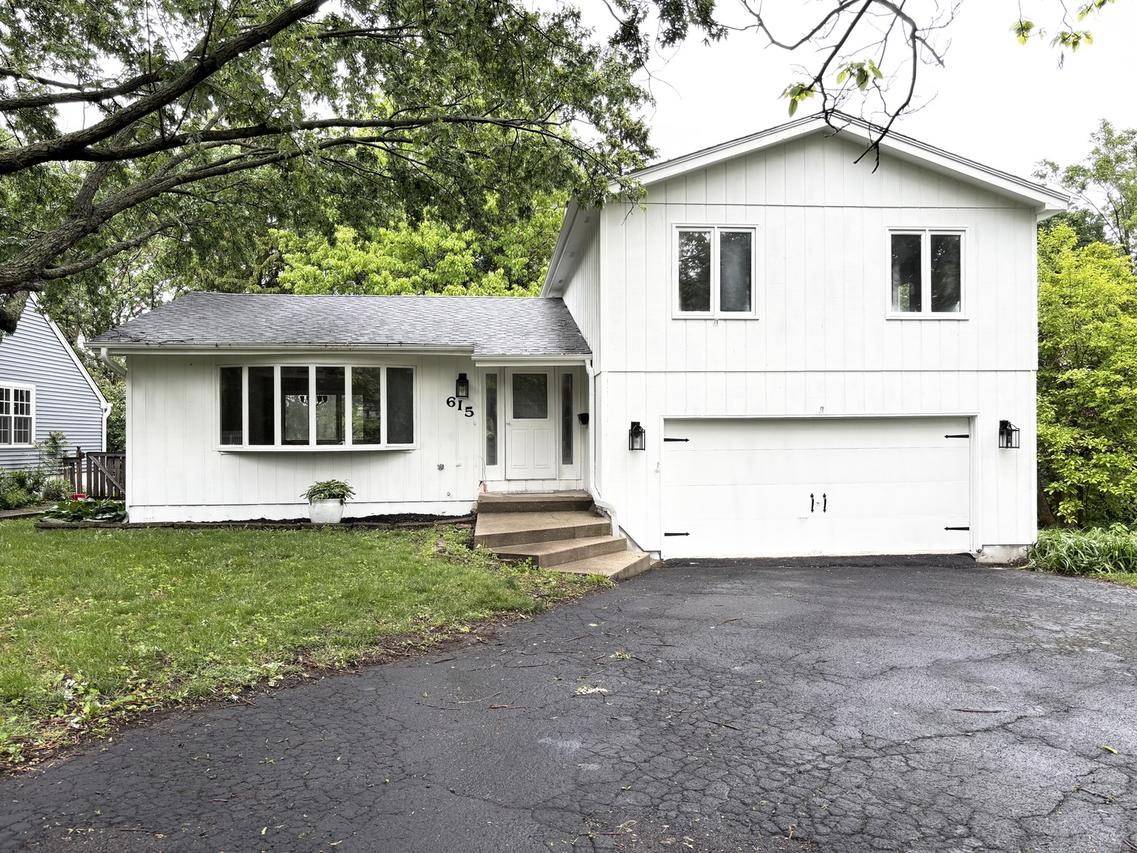 615 N Blanchard St., Wheaton, IL 60187