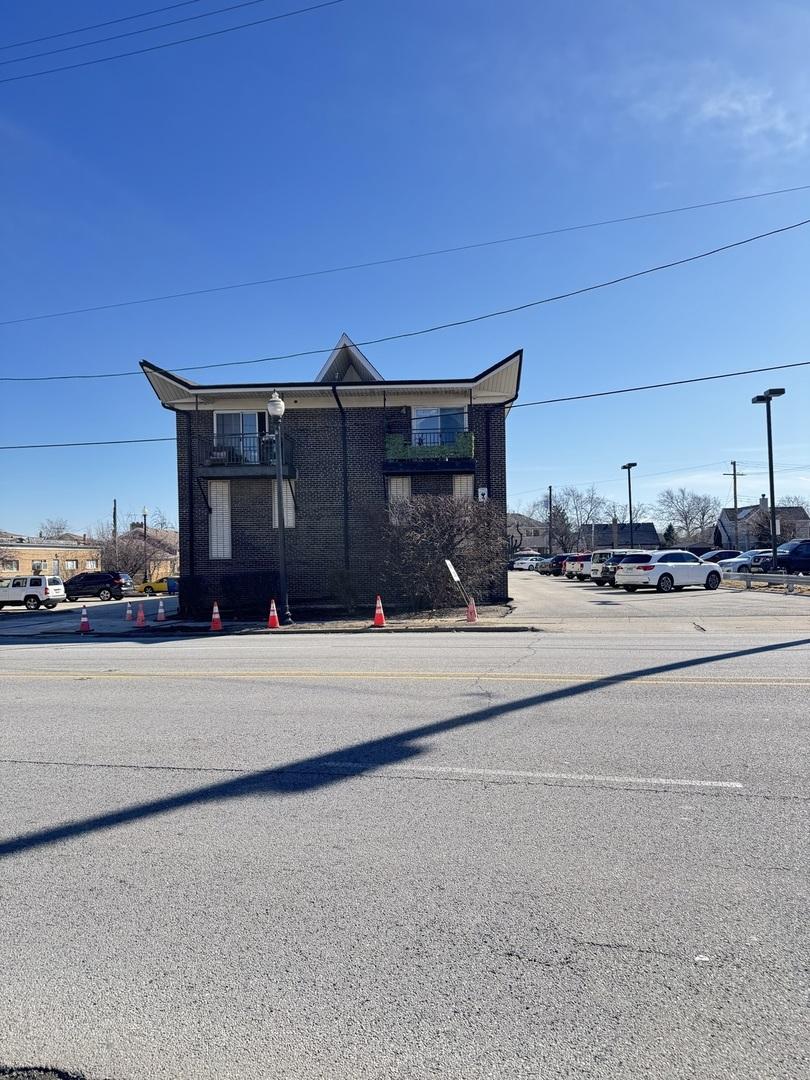 9307 W Irving Park Rd. #10, Schiller Park, IL 60176