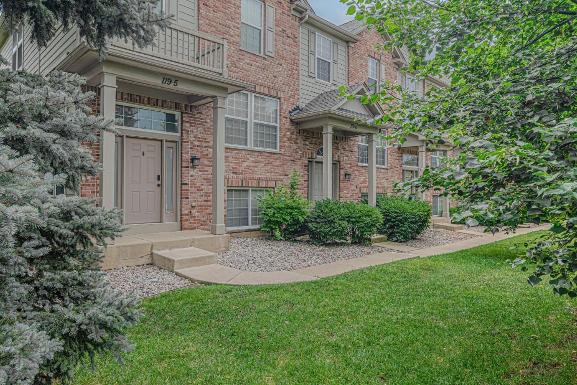 119 Blackhawk Ct. #5, Wood Dale, IL 60191