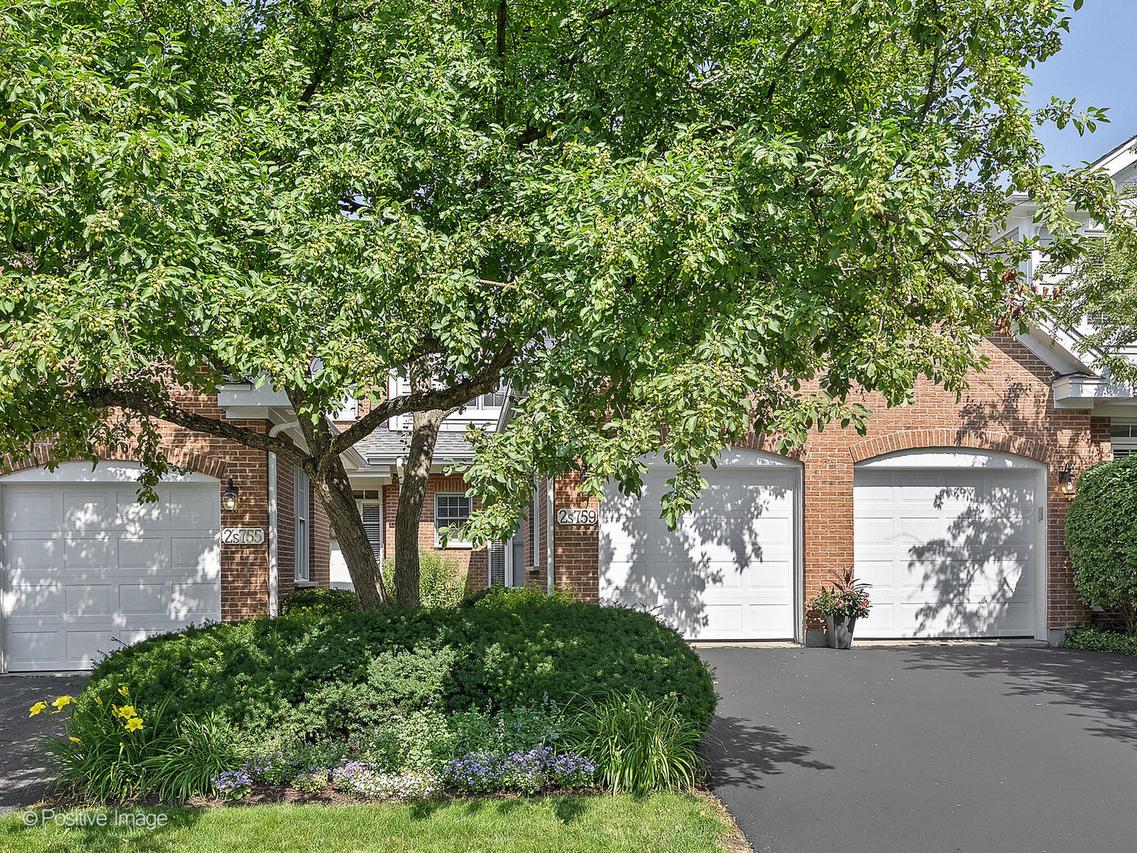 2S759 Lakeside Dr., Glen Ellyn, IL 60137