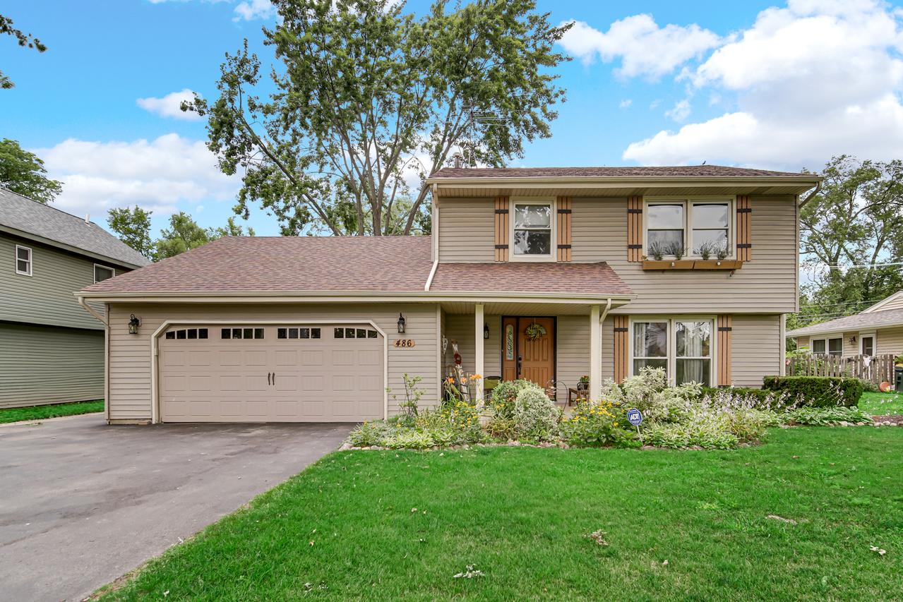 486 Hiawatha Dr., Carol Stream, IL 60188