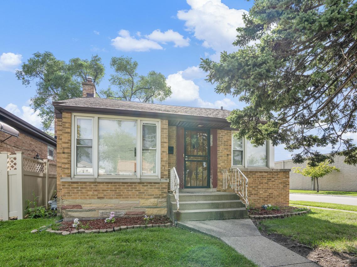 1135 Rice Ave., Bellwood, IL 60104