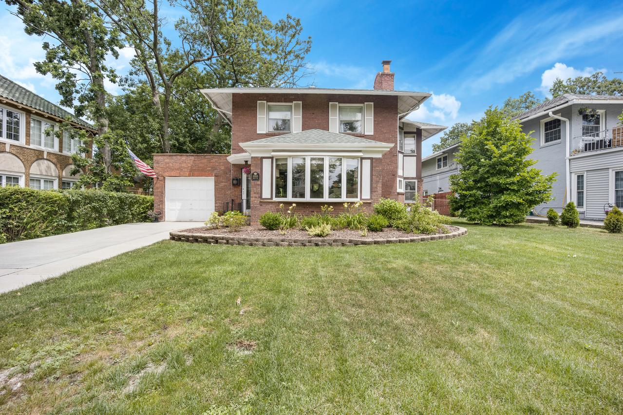 10555 S Seeley Ave., Chicago, IL 60643