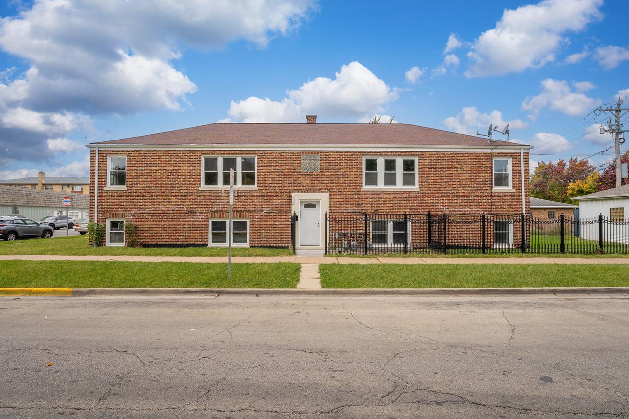 7133 W 16th St., Berwyn, IL 60402