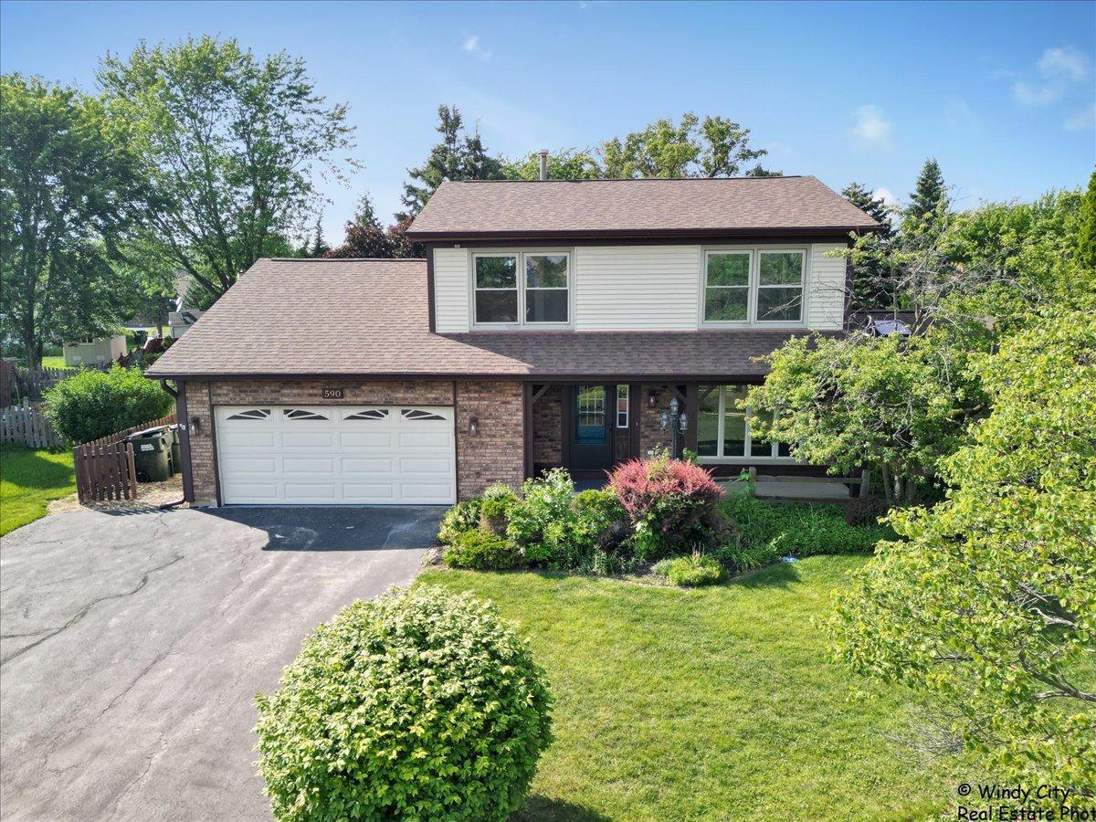 590 Woodcrest Ct., Carol Stream, IL 60188