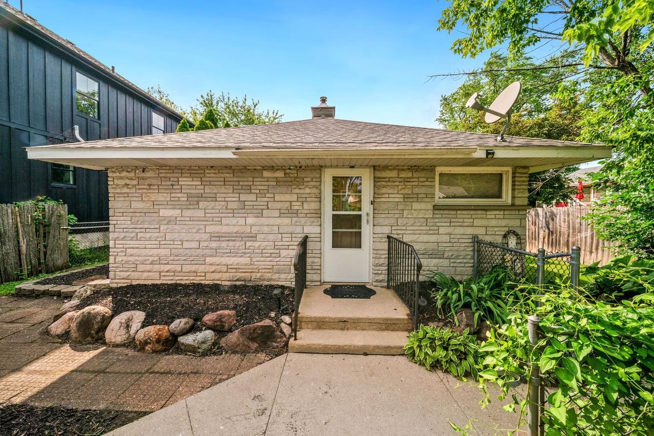 1515 N River Rd., Mchenry, IL 60051