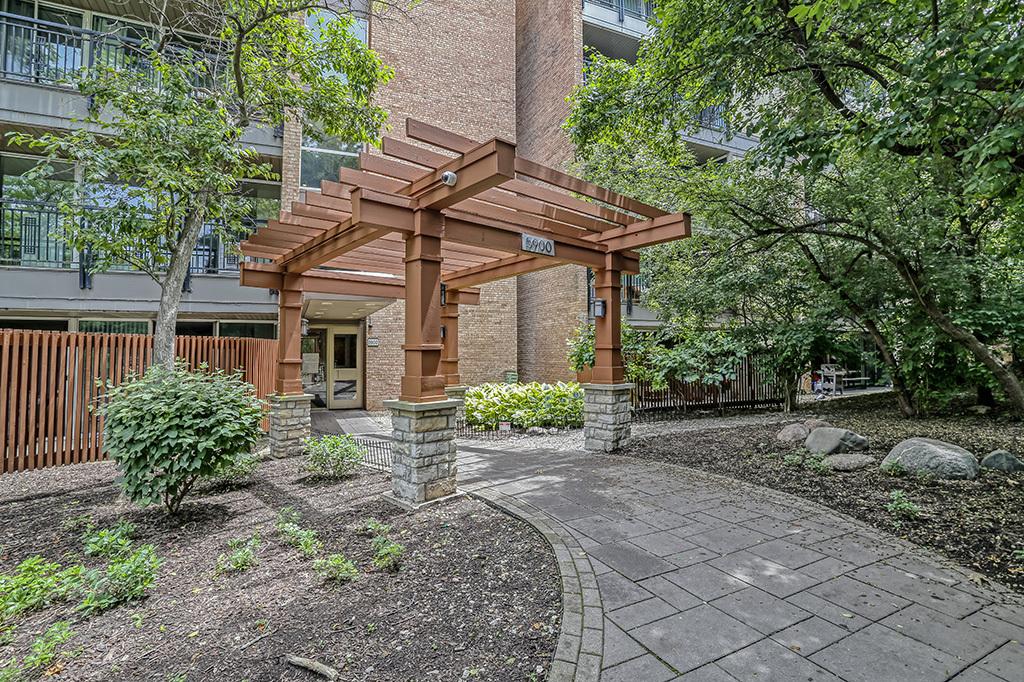 5900 Oakwood Dr. #2H, Lisle, IL 60532
