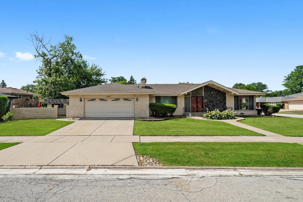 1007 E 169th St., South Holland, IL 60473