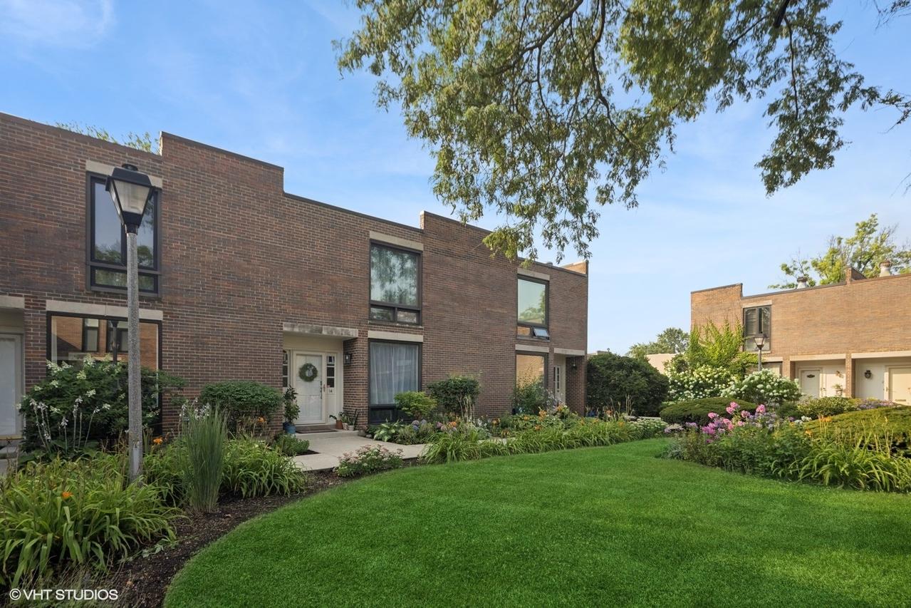 14 Birch Tree Ct., Elmhurst, IL 60126
