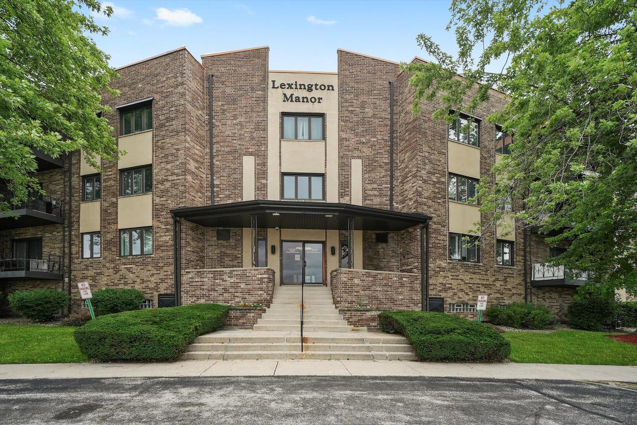 7100 W 95th St. #312, Oak Lawn, IL 60453