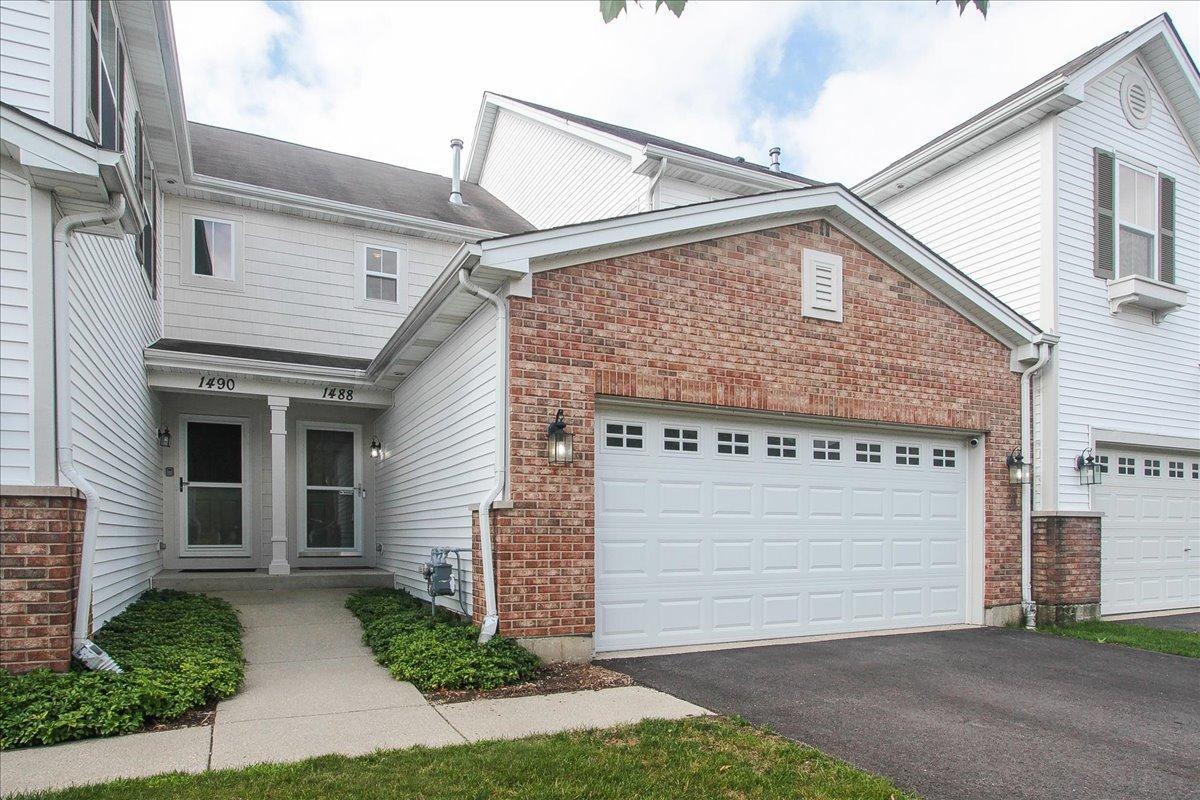 1488 Yosemite Cir., Crystal Lake, IL 60014