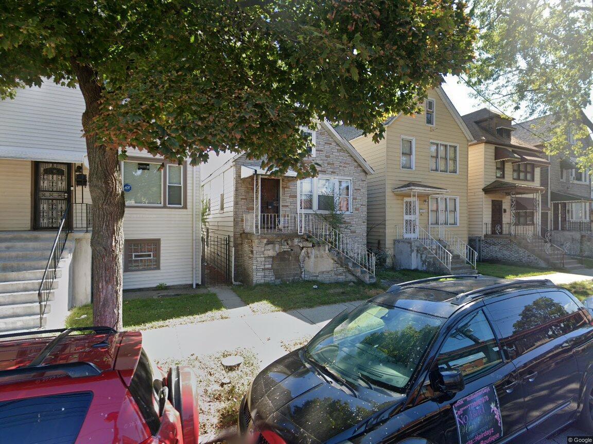 8227 S Commercial Ave., Chicago, IL 60617