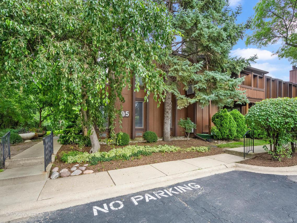 1s095 Spring Rd. #1D, Oakbrook Terrace, IL 60181