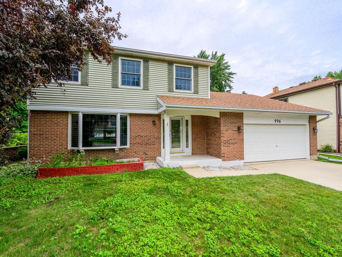 996 Congress Dr., Bartlett, IL 60103