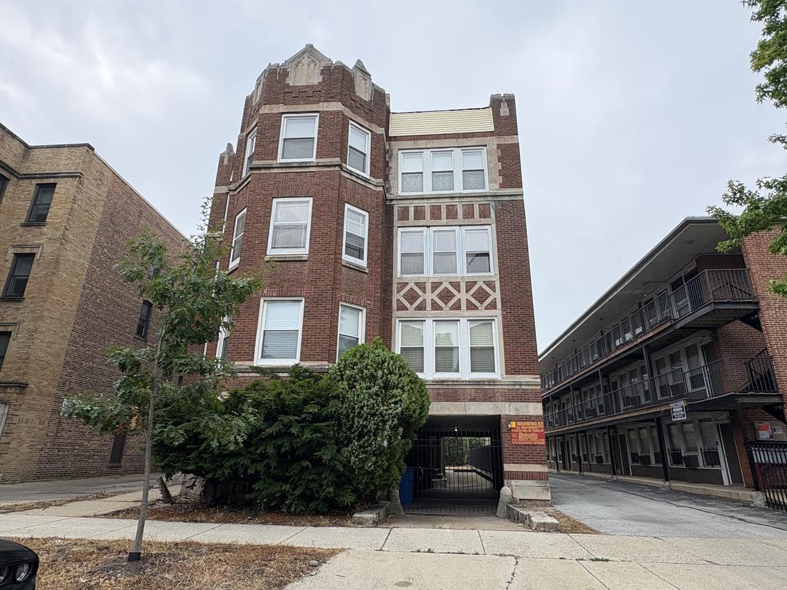 6836 S Crandon Ave. #3, Chicago, IL 60649