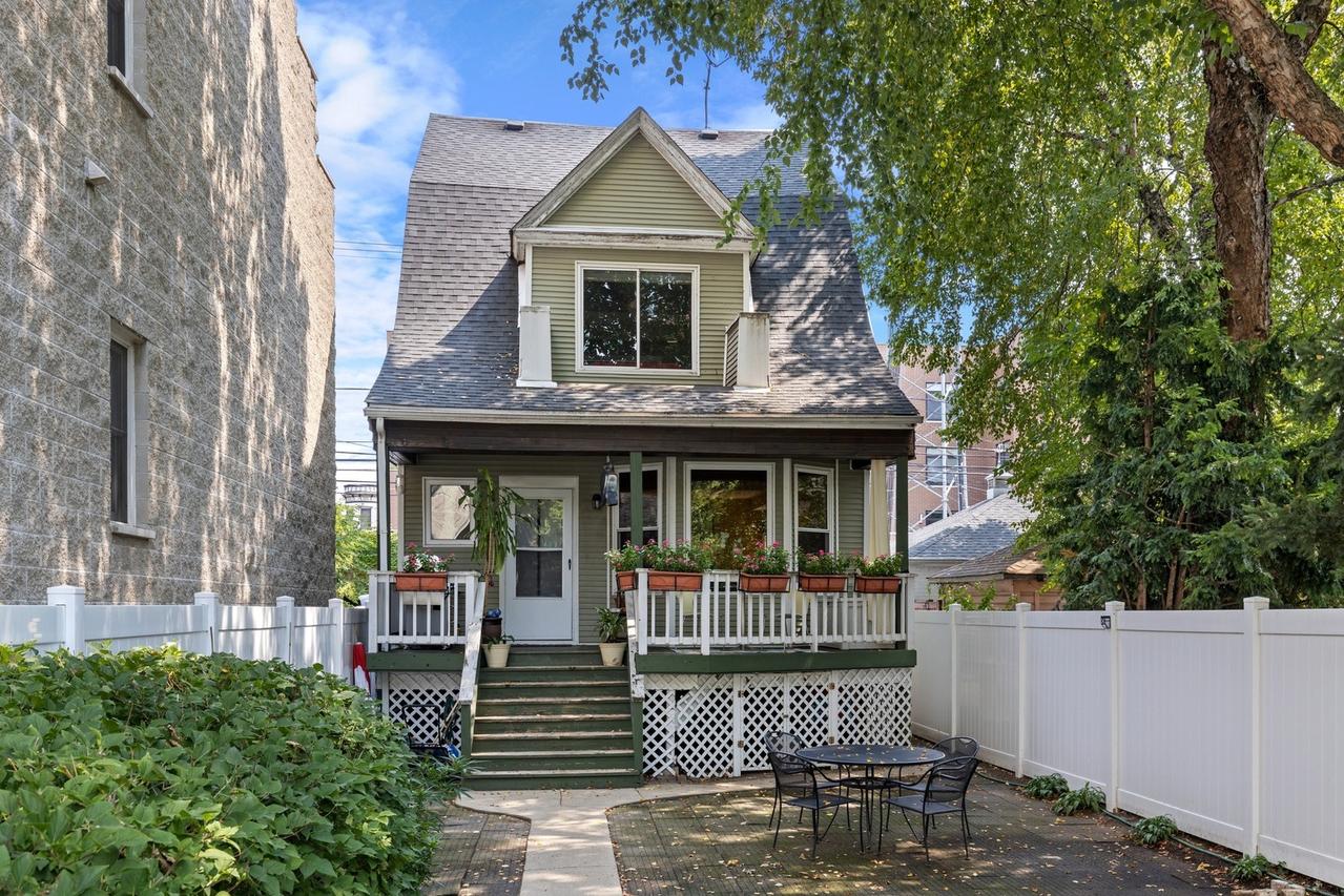 4911 N Ashland Ave., Chicago, IL 60640