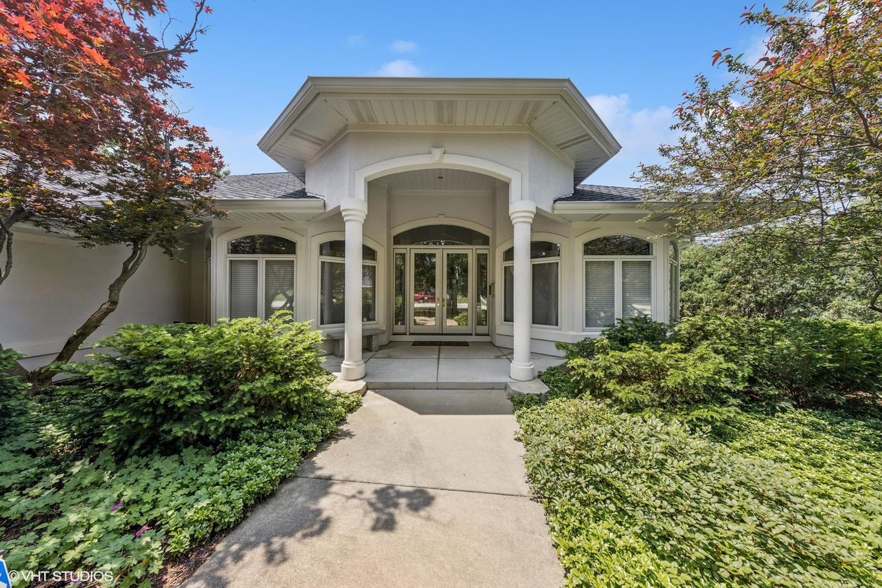 5828 Webster St., Downers Grove, IL 60516