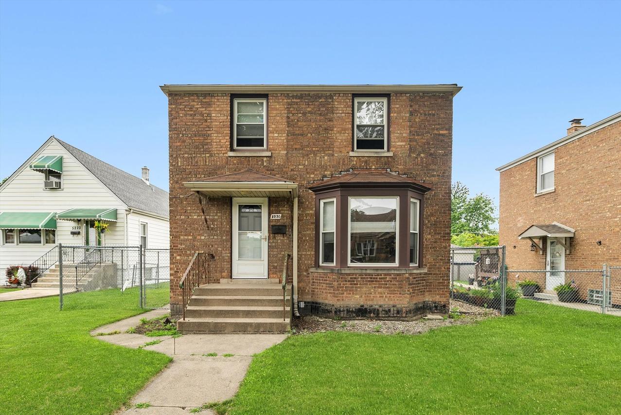 5220 S Natoma Ave., Chicago, IL 60638