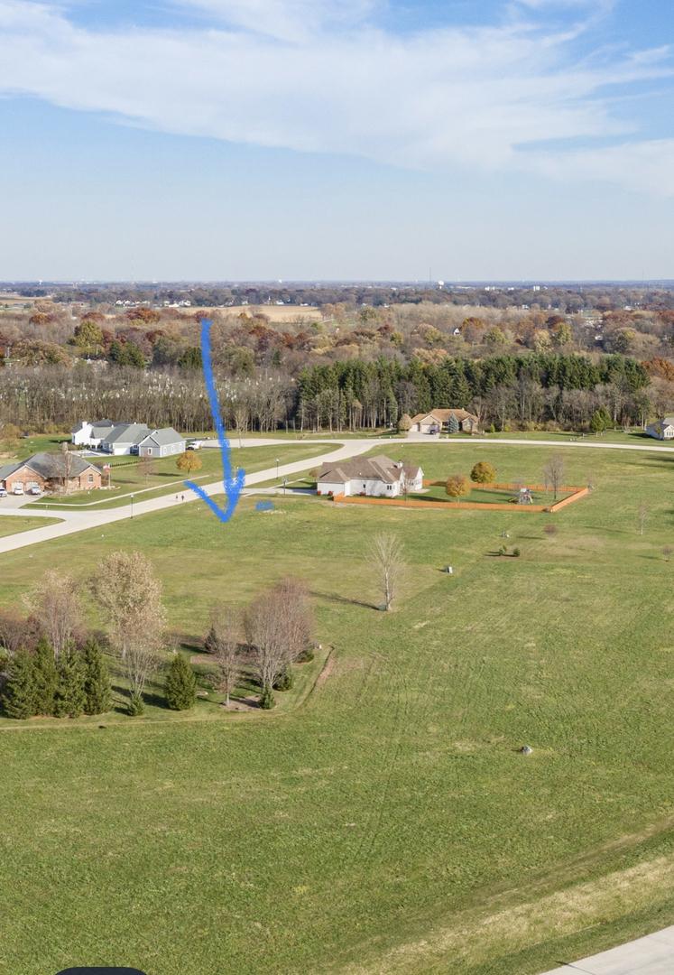 1005 Fox Trail Ln., Somonauk, IL 60552