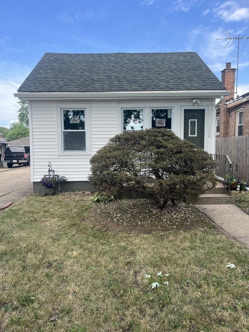 13709 S School St., Riverdale, IL 60827