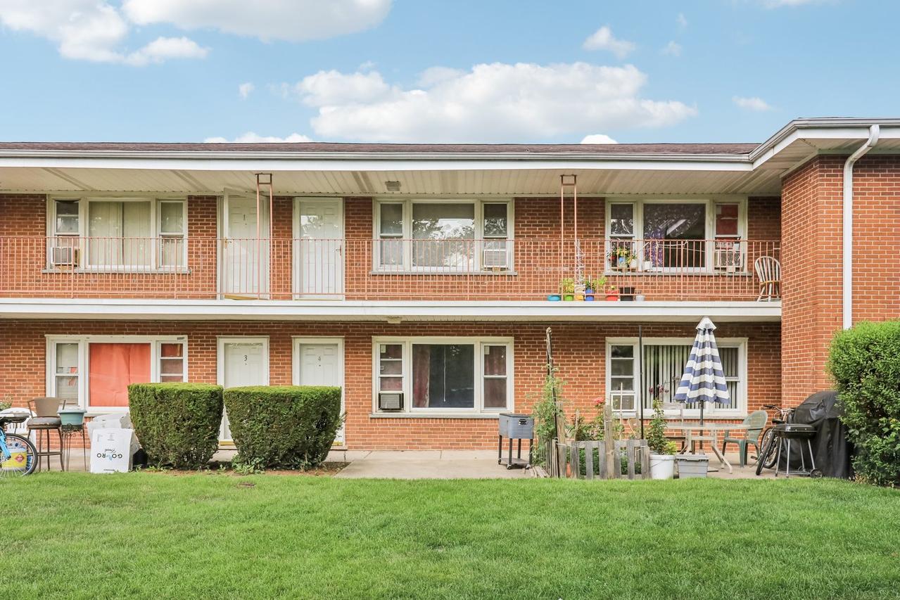1107 E Algonquin Rd. #4, Arlington Heights, IL 60005