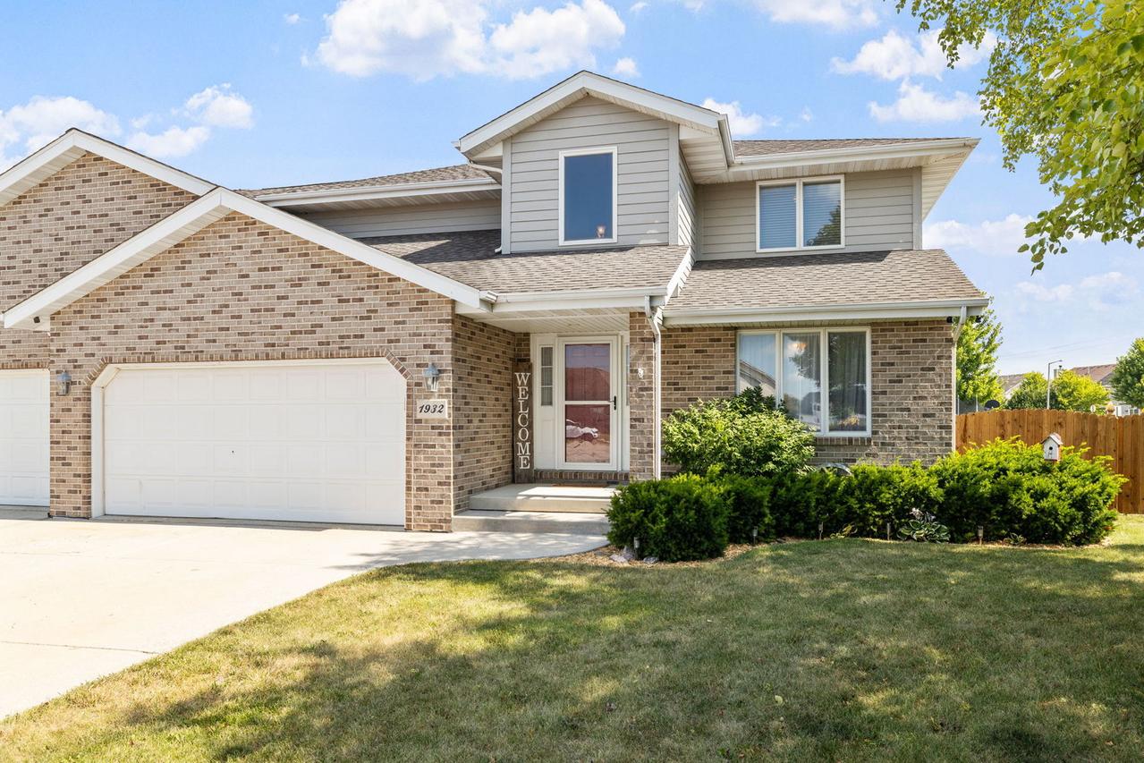 1932 Taller Rd., Morris, IL 60450