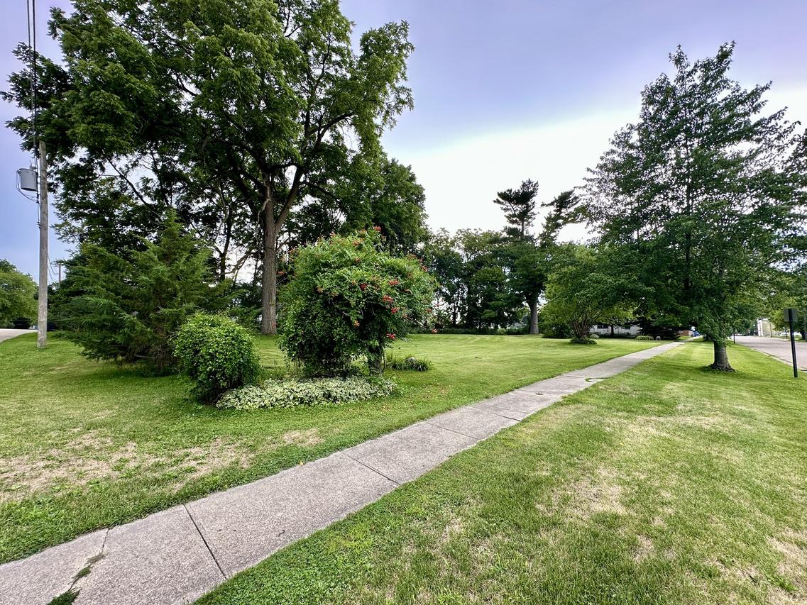 107 E Center St., Mount Morris, IL 61054