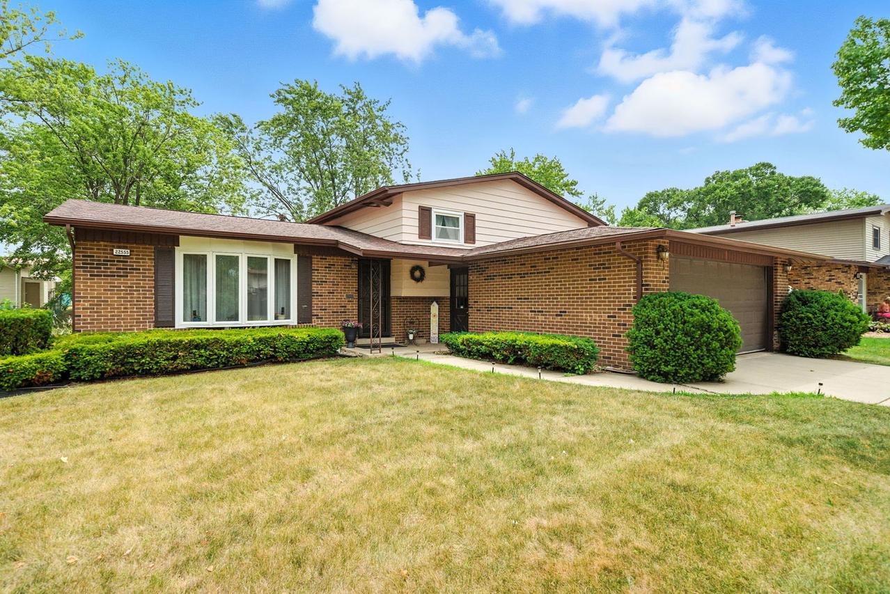 22555 Mission Dr., Richton Park, IL 60471