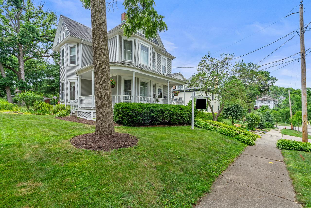 311 Nicholson St., Joliet, IL 60435