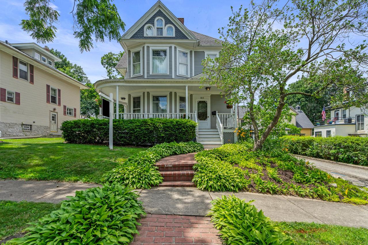311 Nicholson St., Joliet, IL 60435