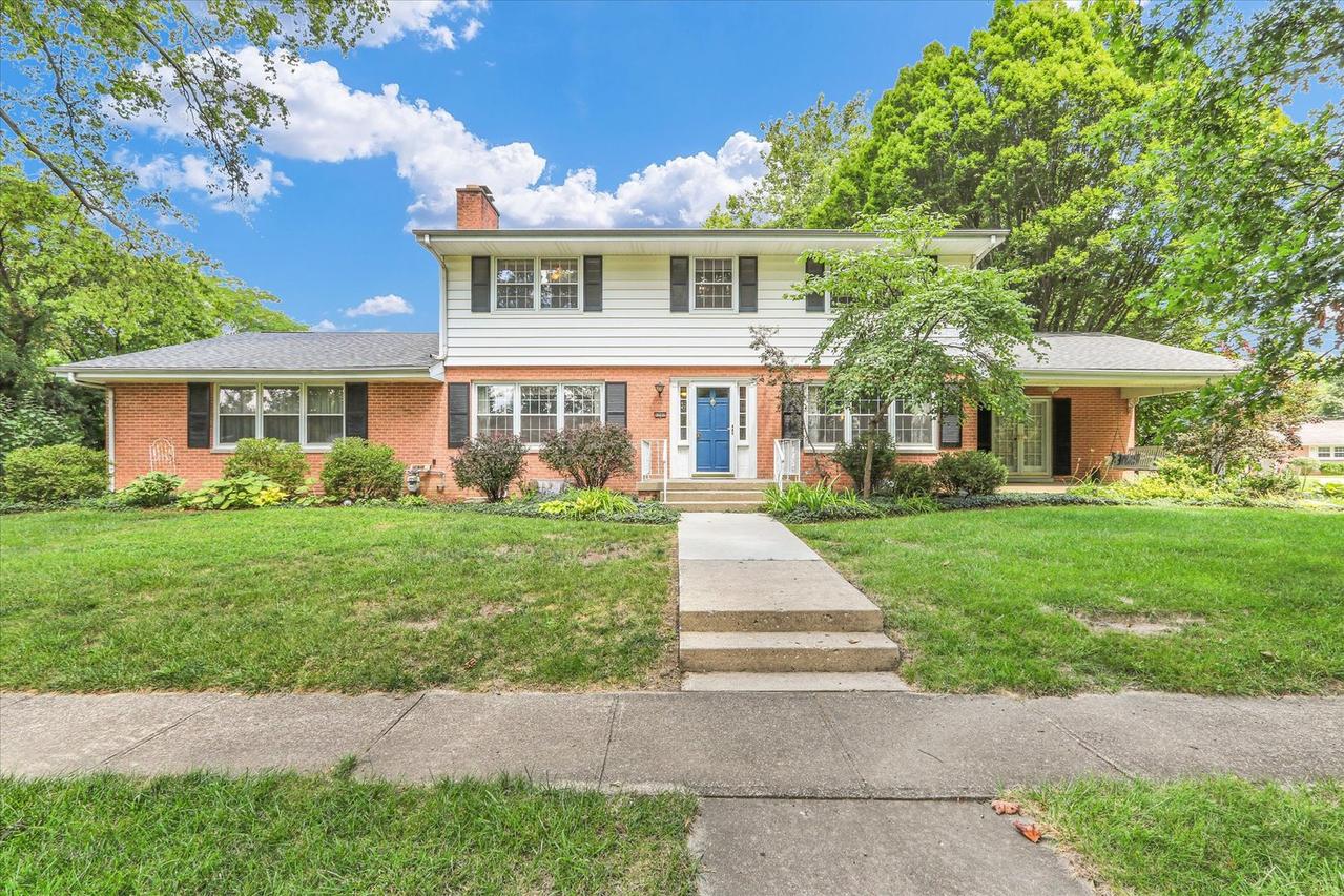1202 Foothill Dr., Champaign, IL 61821