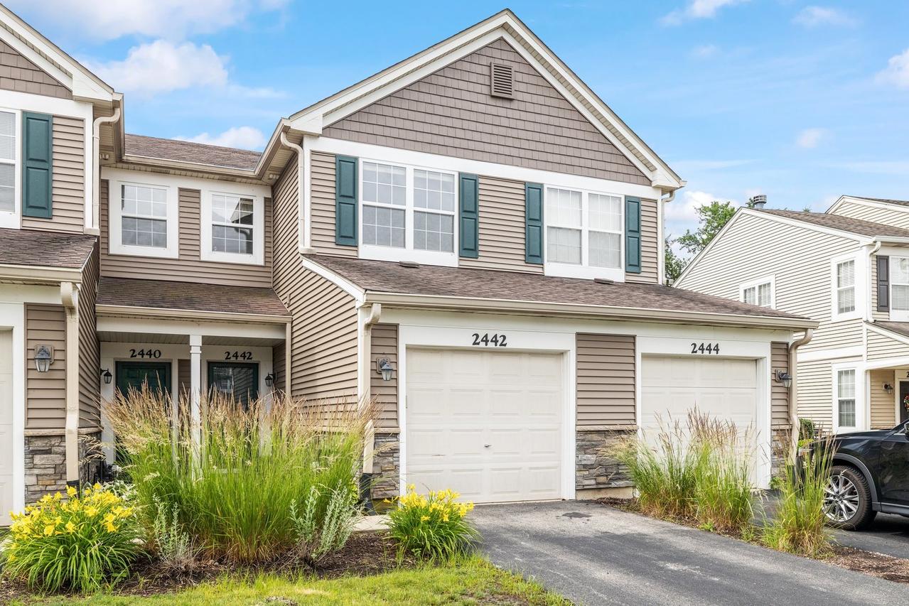 2442 Oneida Ln., Naperville, IL 60563