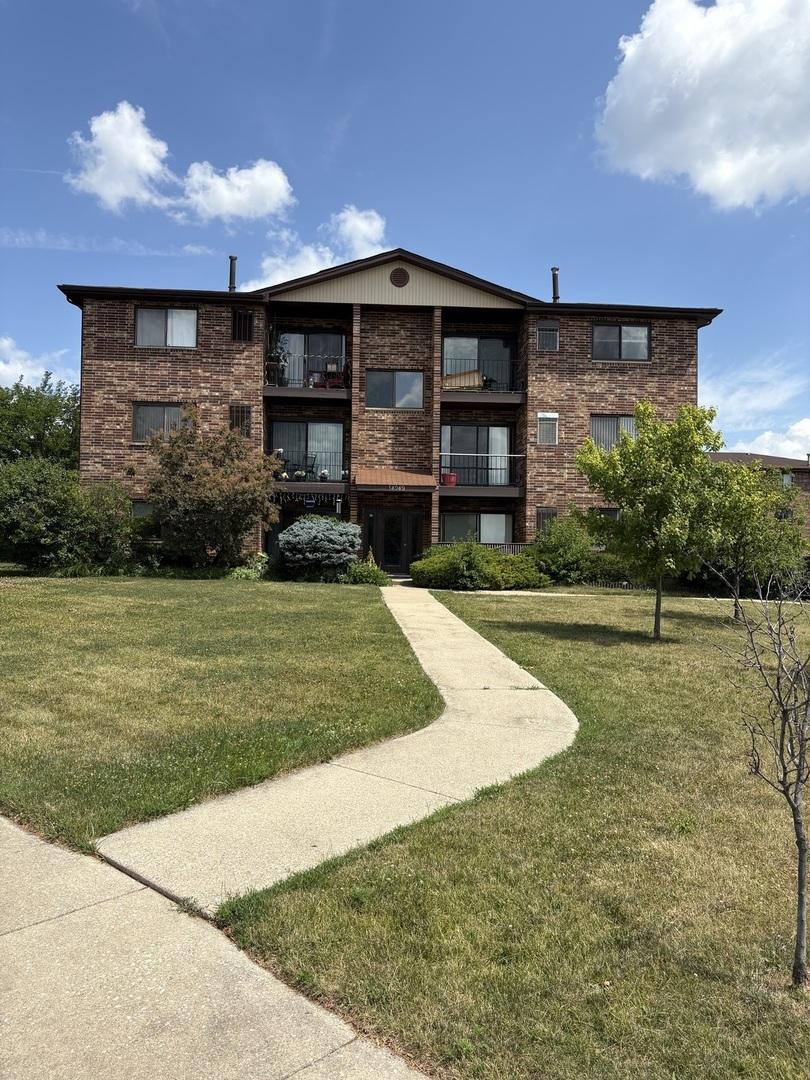 14949 Lakeview Dr. #204, Orland Park, IL 60462