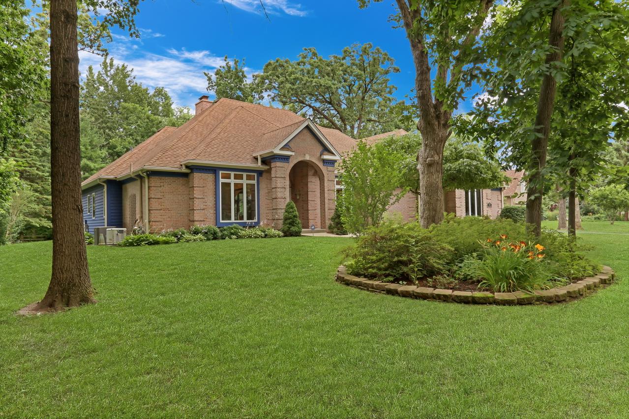 7624 Bittersweet Dr., Gurnee, IL 60031