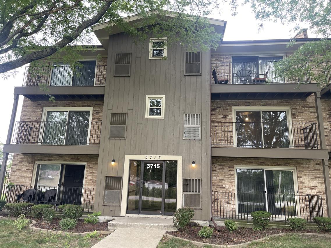 3715 W 119th St. #206, Alsip, IL 60803