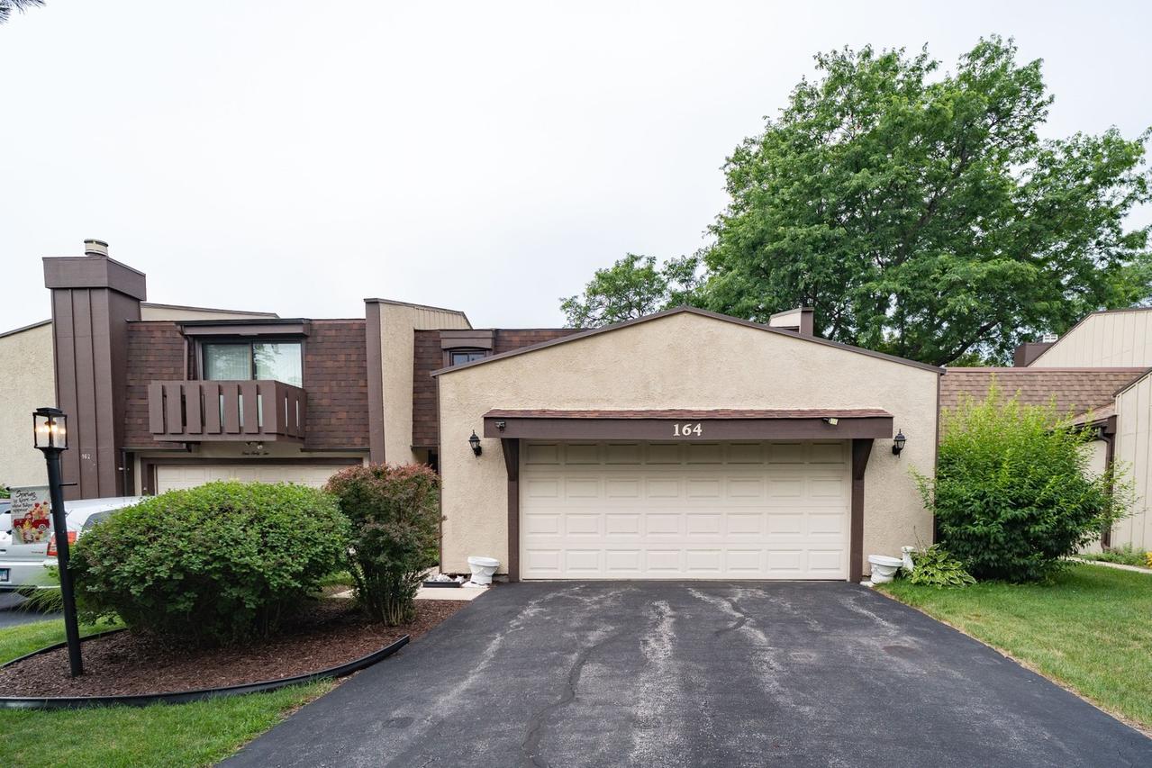164 Cascade Dr., Indian Head Park, IL 60525