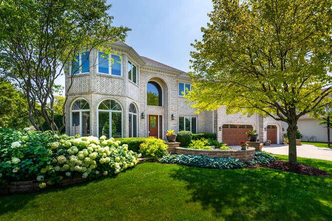 3316 Scottsdale Ct., Naperville, IL 60564