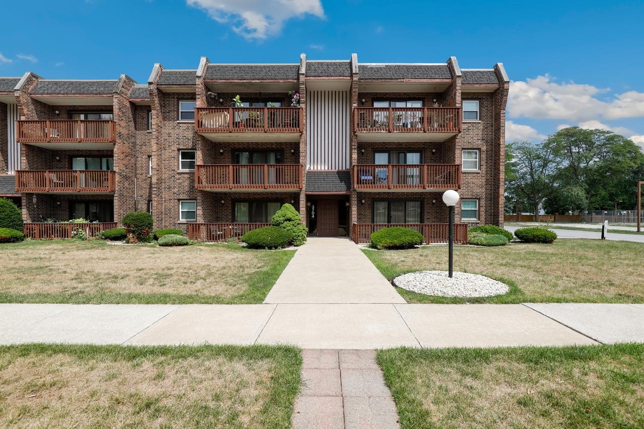 3704 215th St. #205, Matteson, IL 60443