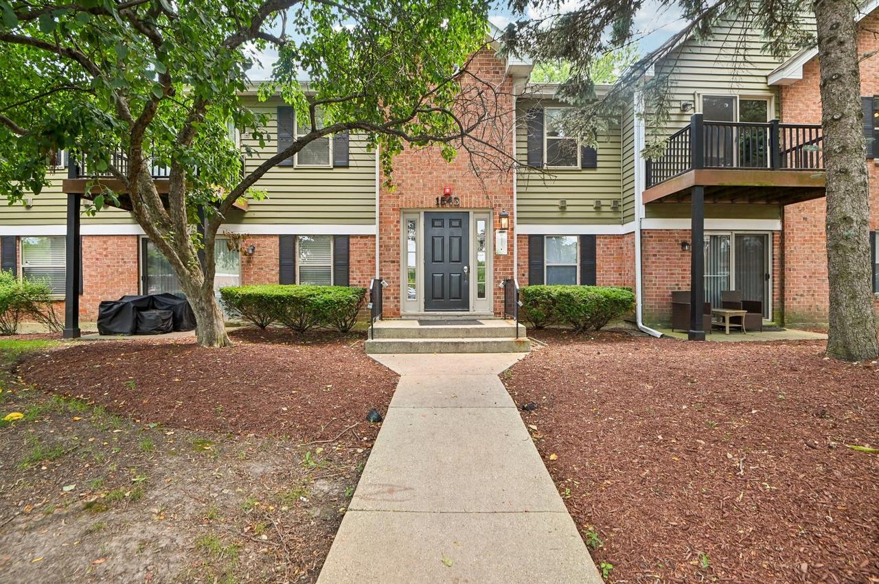 1543 Raymond Dr. #204, Naperville, IL 60563
