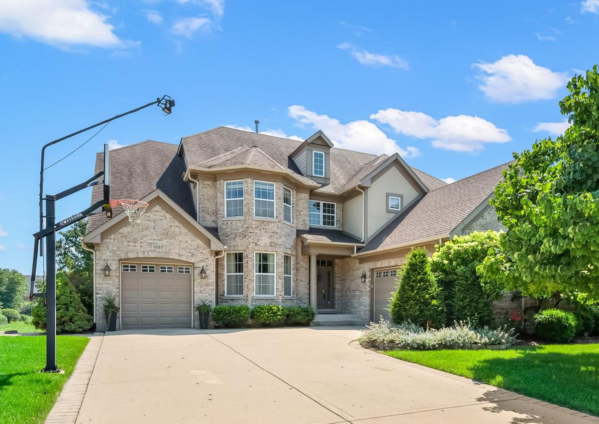 1357 Grantham Dr., Schaumburg, IL 60193