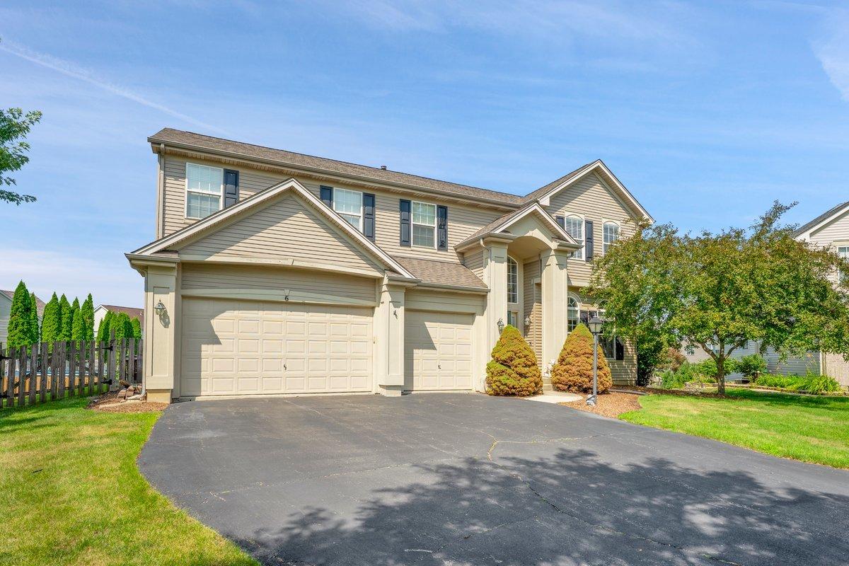 6 Greyshire Ct., Algonquin, IL 60102