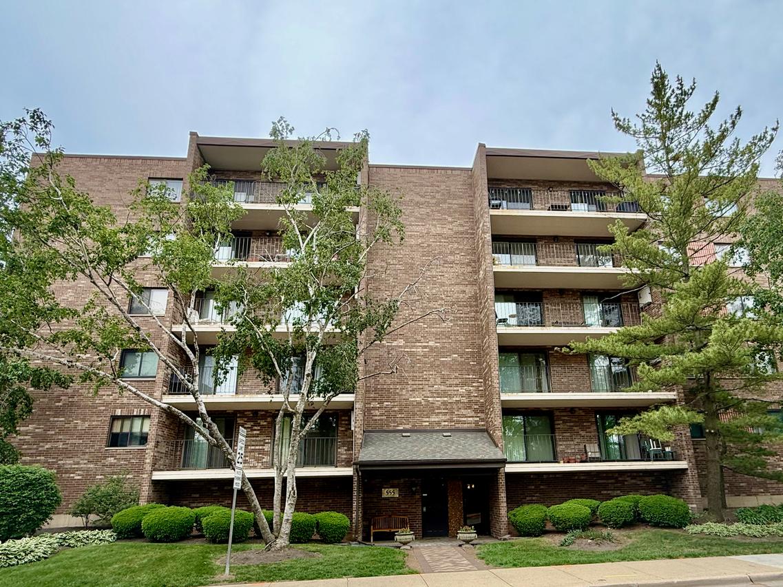 555 Graceland Ave. #505, Des Plaines, IL 60016