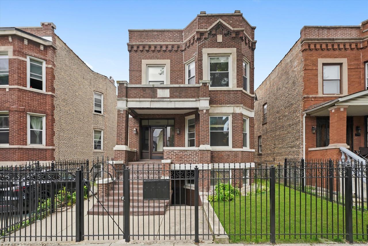1621 N Tripp Ave., Chicago, IL 60639