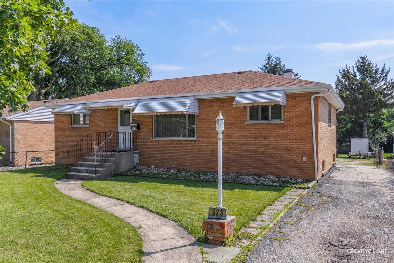 523 S Clarendon Ave., Addison, IL 60101